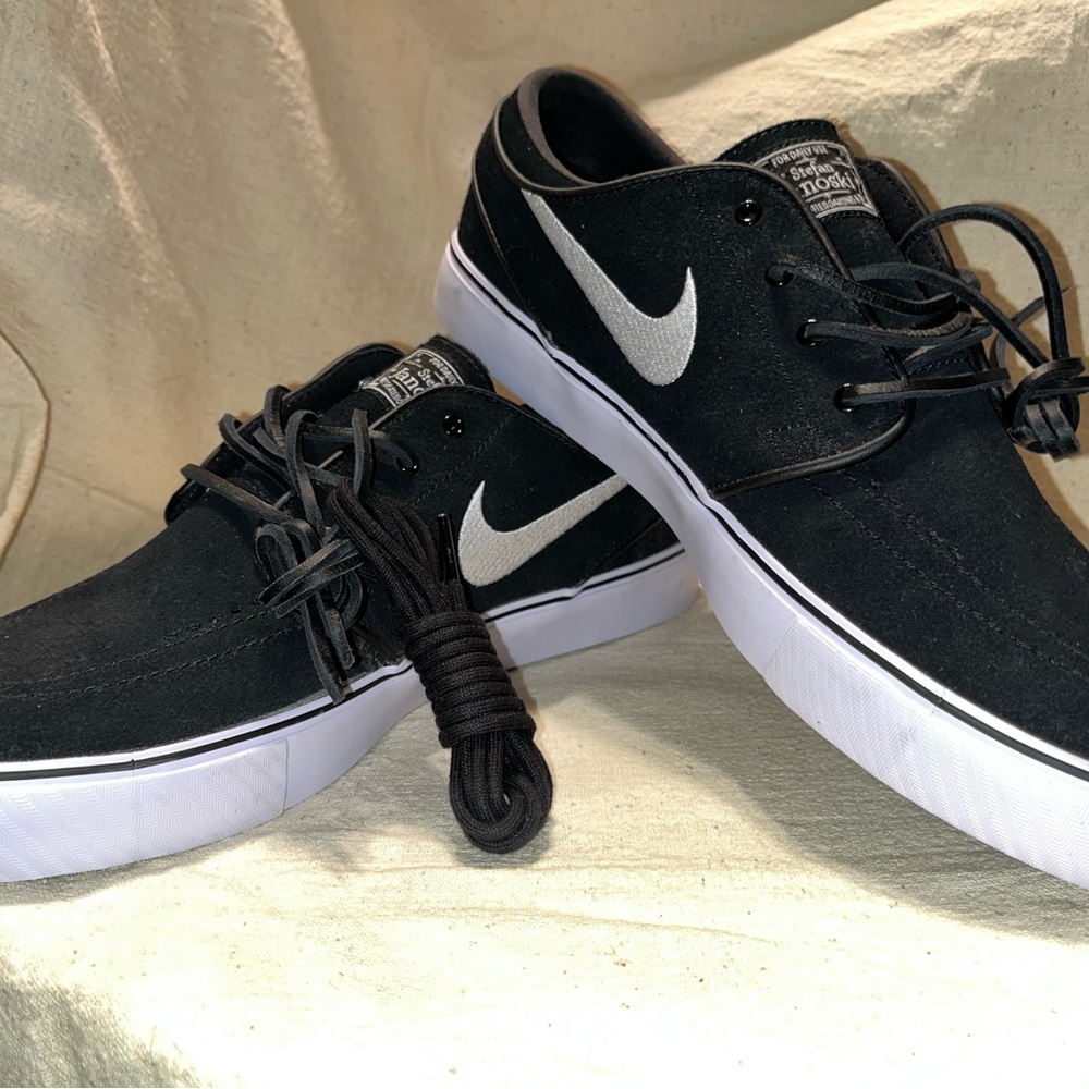 Nike SB Zoom Stefan Janoski OG+ black suede & white colorway, size M: 10.5 F:12